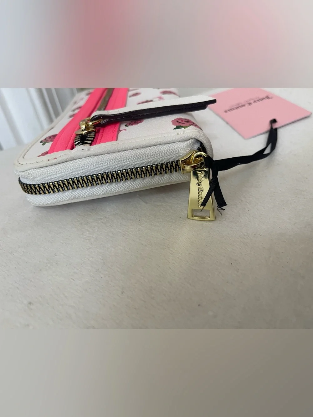 Juicy Couture White Floral Zip Wallet